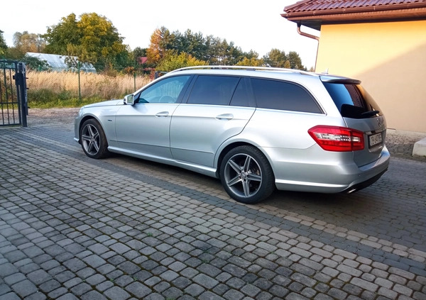 Mercedes-Benz Klasa E cena 51500 przebieg: 355000, rok produkcji 2010 z Brzeg małe 466